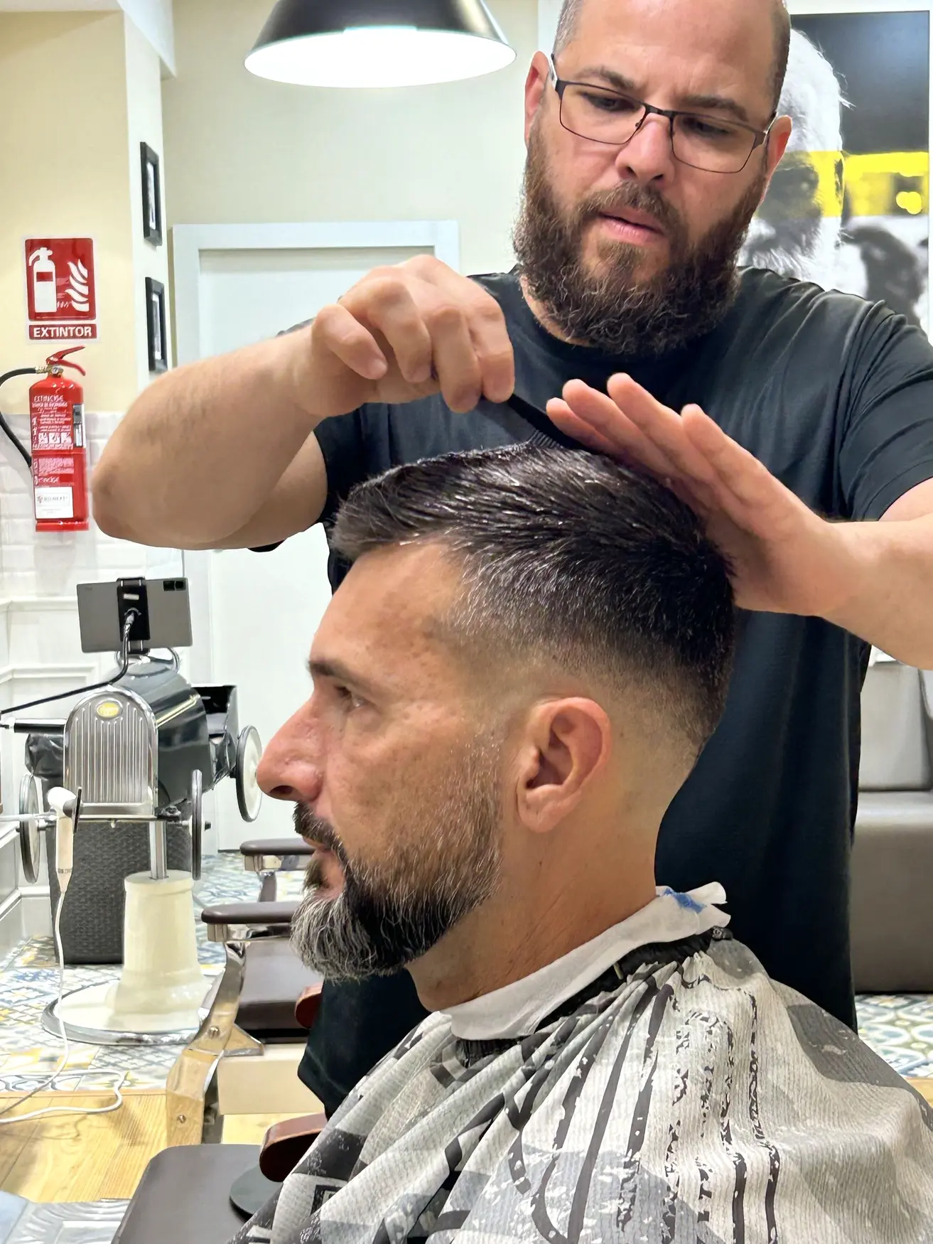 Corte y barba ejecutados en la misma sesión